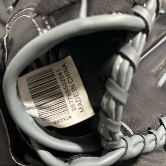 NWT Wilson A360 Youth Black Baseball Glove - Picture 7 of 8